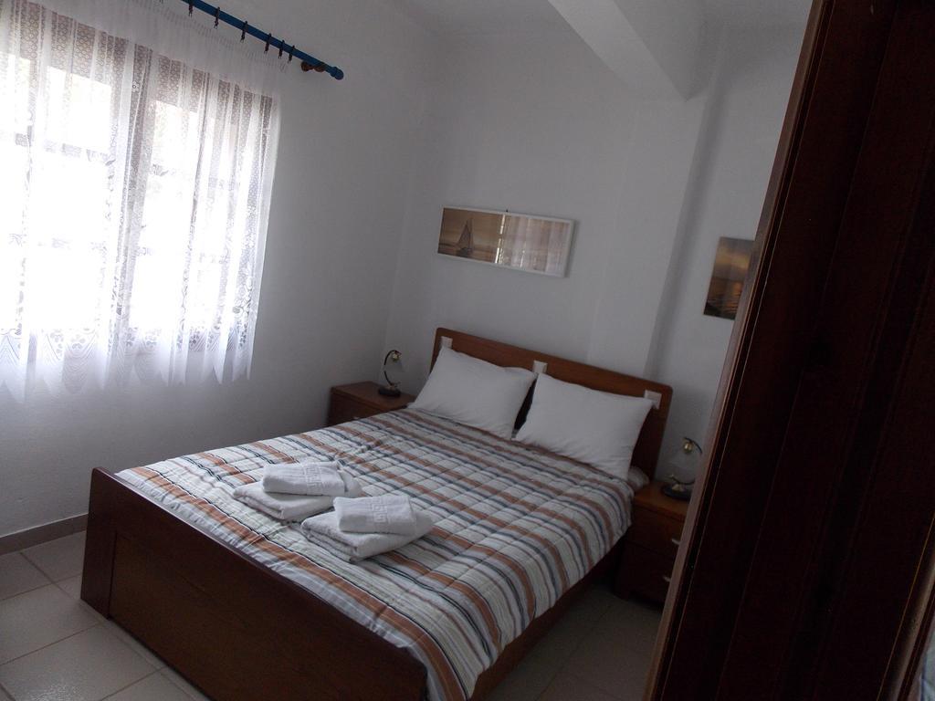 Helios Land Apartment Неос Мармарас Екстериор снимка